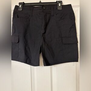Women’s Eddie Bauer black shorts. Size 8.